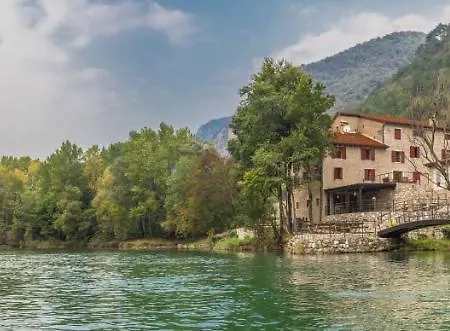 Casa sul Fiume County House-3